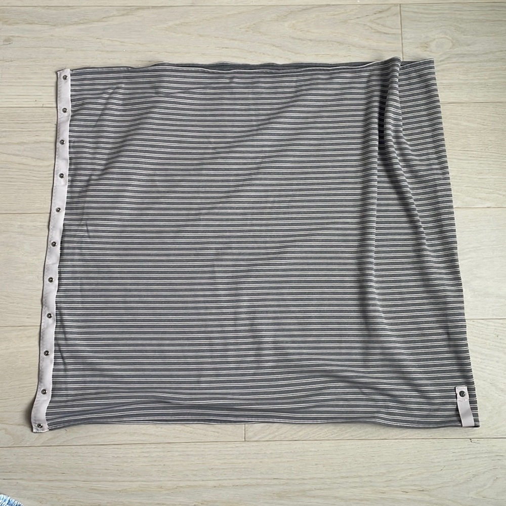 lululemon athletica Reversible Gray/Gray Striped Scarf
